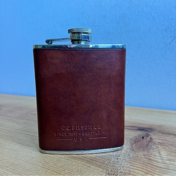 Filson Leather Wrapped Flask | made in USA | Stainless Steel - Picture 6 of 13